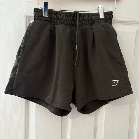 Gymshark training fleece shorts deep olive green size XS - Picture 2 of 12